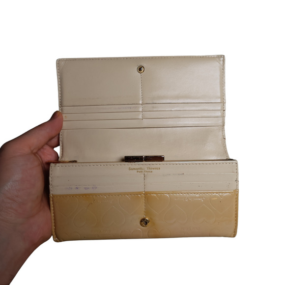 Samantha Thavasa Long Wallet Beige Patent Leather, Heart Ingrained Gold Hardware - Picture 3 of 11